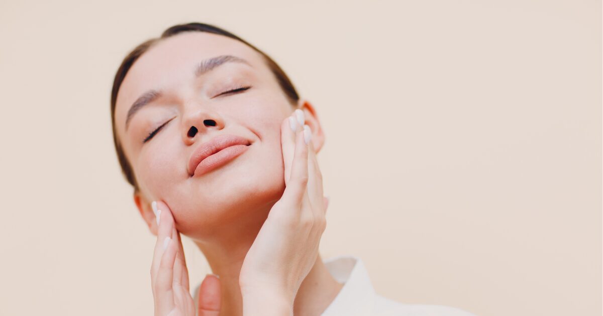 眼精疲労に効くセルフマッサージ方法